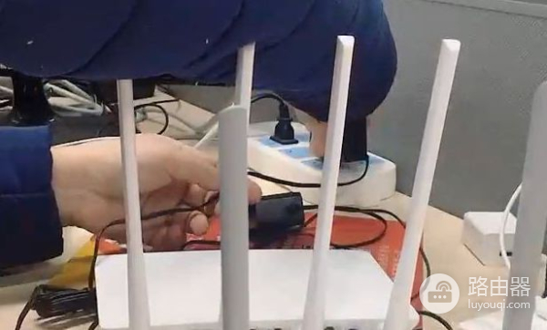 如何才能给路由器恢复出厂设置